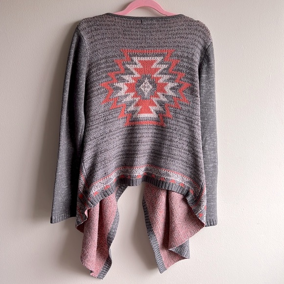 Junior’s Multicolor Aztec Print Wrap Cardigan Size Medium - Picture 8 of 16